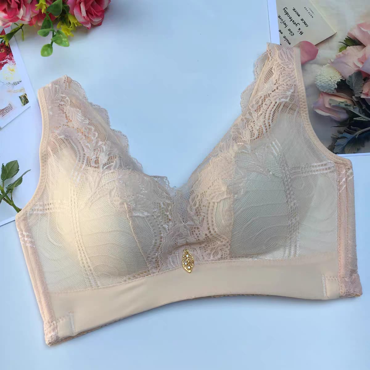 Women’s Elegant Lace Non-Wired Bra