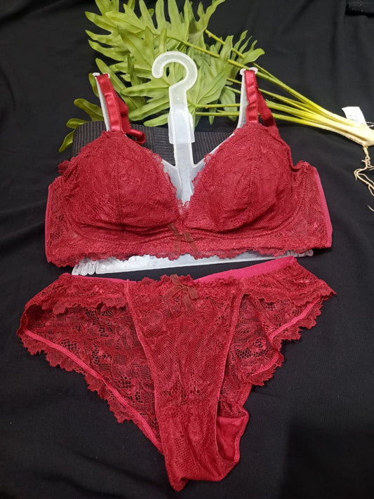Elegant Lace Bra & Panty Set for Women